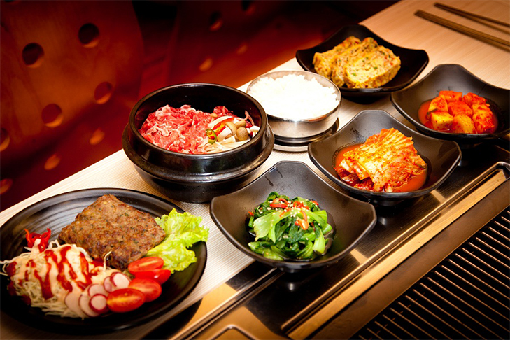 10 quy tắc trên bàn ăn của người Hàn